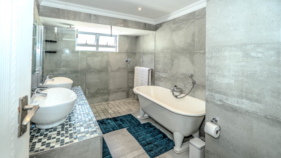 5 Bedroom Property for Sale in De Bron Western Cape